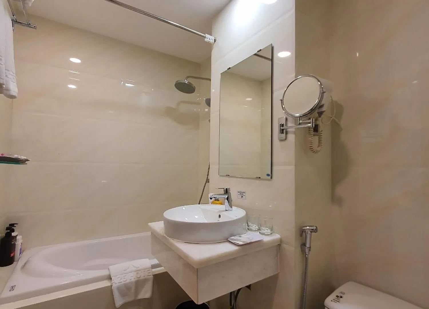 A25 Hotel - 29 Le Thi Hong Gam Ho Chi Minh-stad